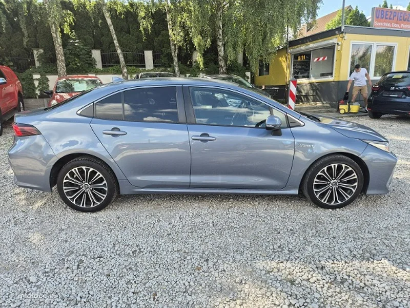 Toyota Corolla E210 19