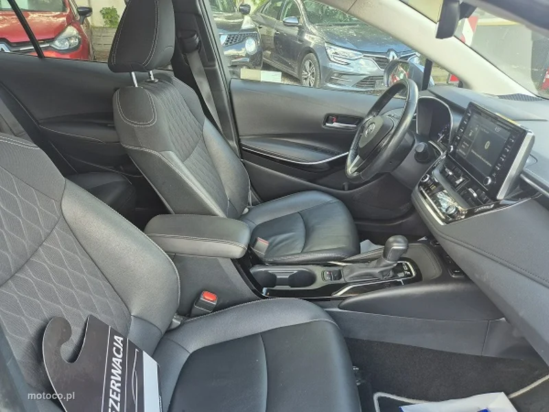 Toyota Corolla E210 22
