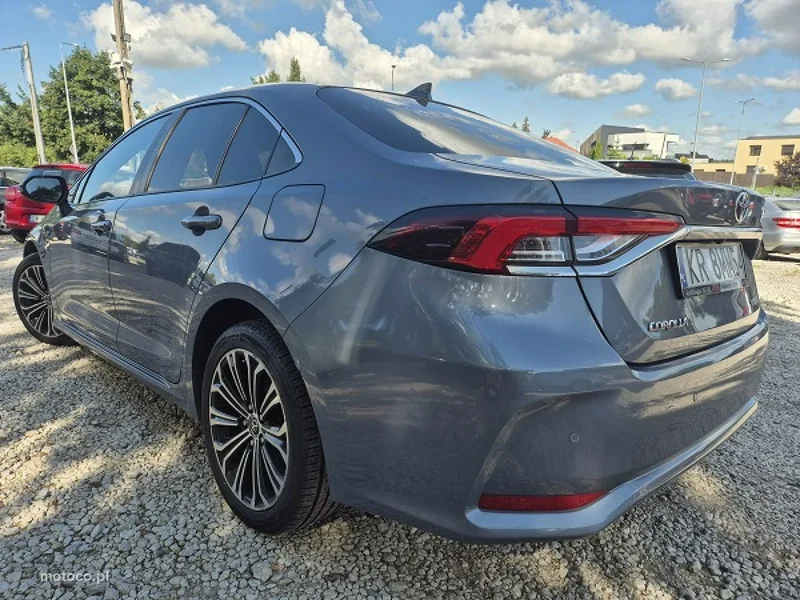 Toyota Corolla E210 4