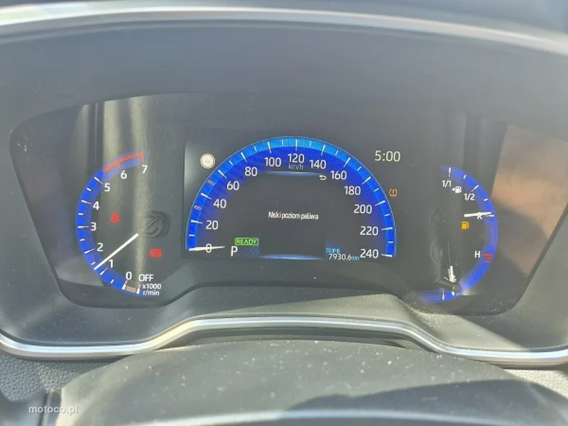 Toyota Corolla E210 33
