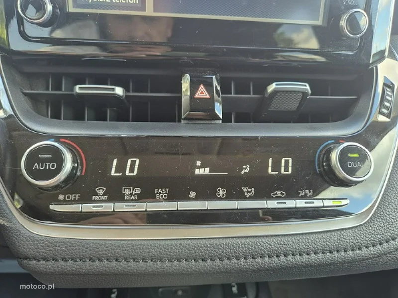 Toyota Corolla E210 35