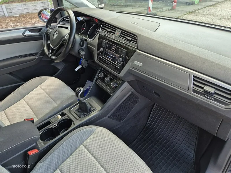 Volkswagen Touran 5T 16