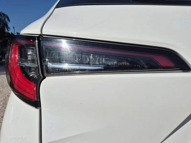 Toyota Corolla E210 12