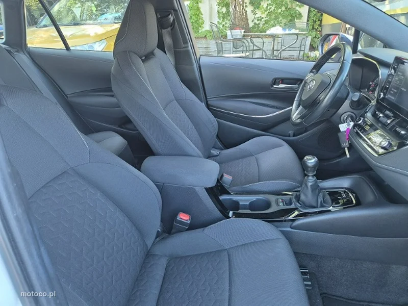 Toyota Corolla E210 19