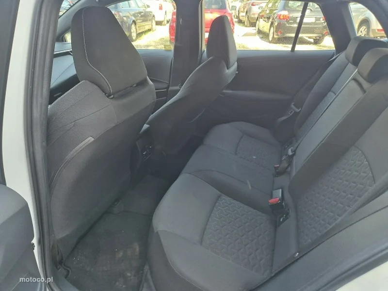 Toyota Corolla E210 21