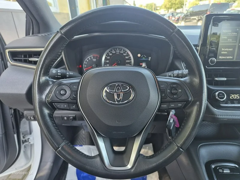Toyota Corolla E210 25