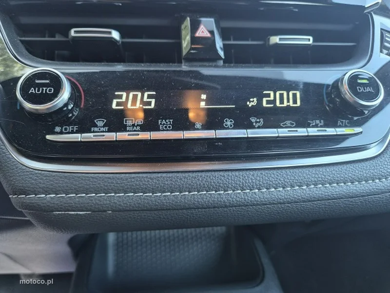 Toyota Corolla E210 33