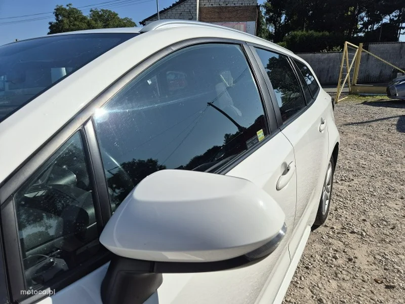 Toyota Corolla E210 10