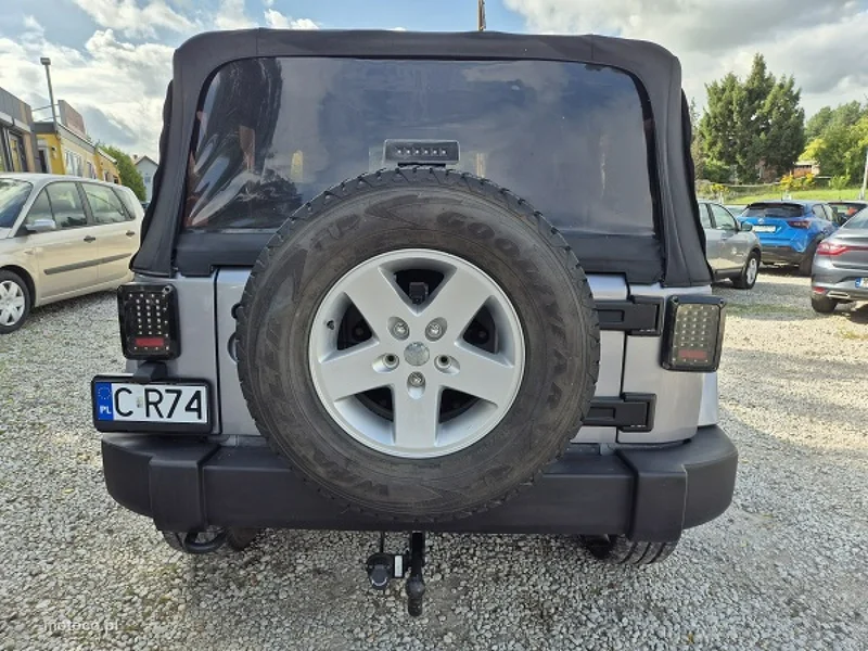 Jeep Wrangler 3