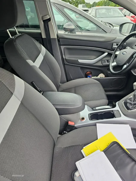 Ford Kuga I 6