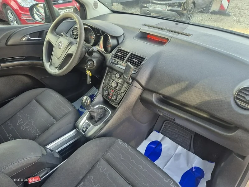 Opel Meriva B 15