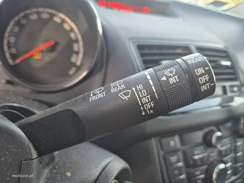 Opel Meriva B 24