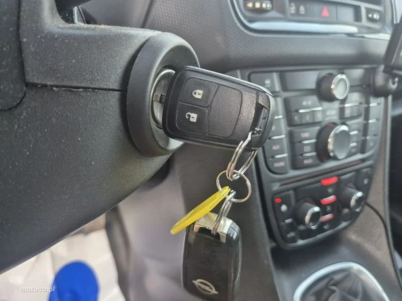 Opel Meriva B 25