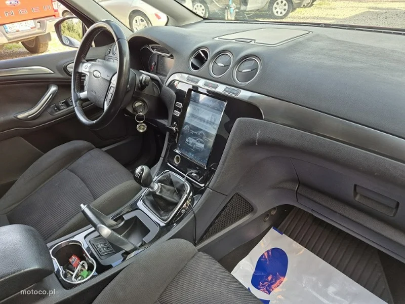 Ford S-Max I 22