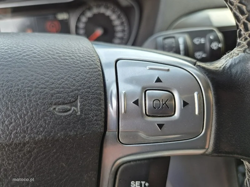 Ford S-Max I 32