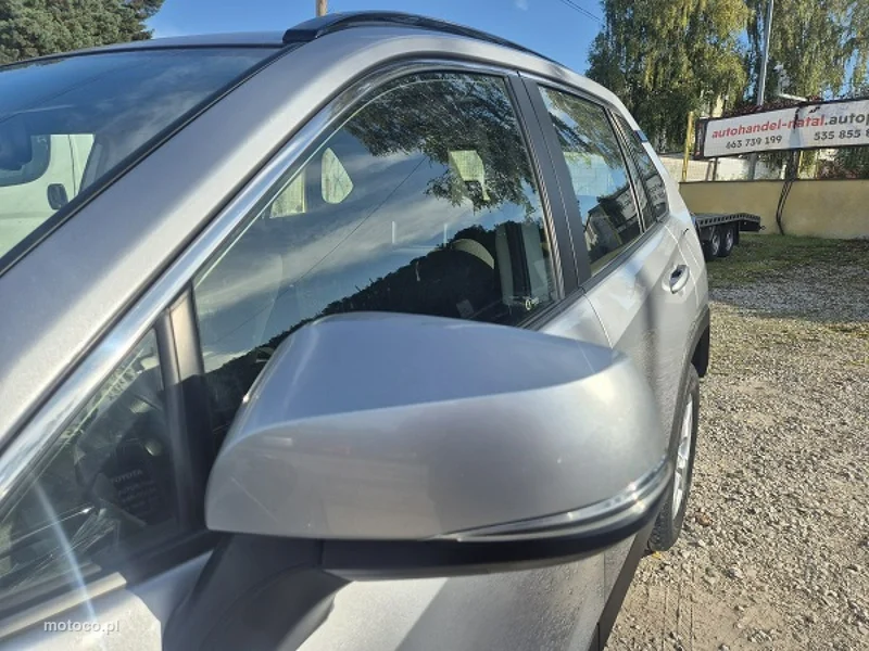 Toyota RAV 4 XA50 11