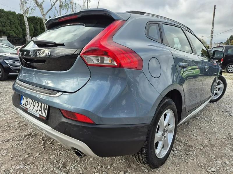 Volvo V40 Cross Country 2