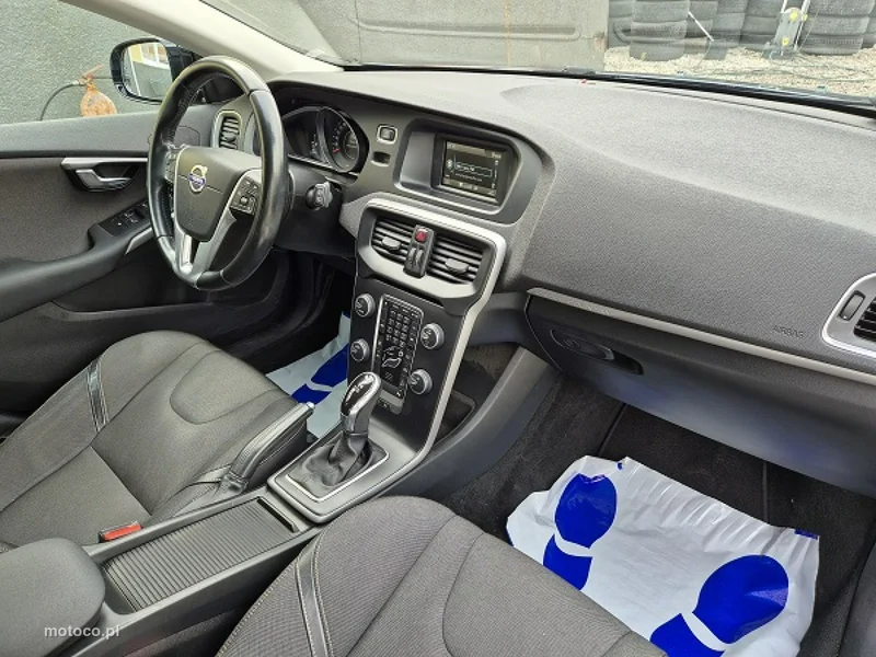 Volvo V40 Cross Country 18