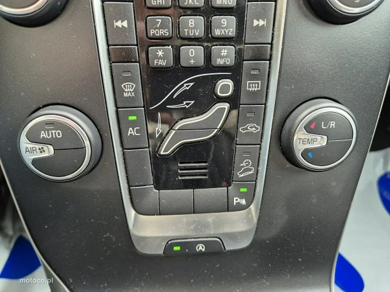 Volvo V40 Cross Country 38