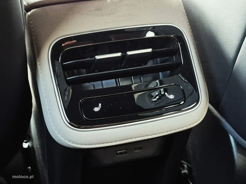 Chery Tiggo 8 28