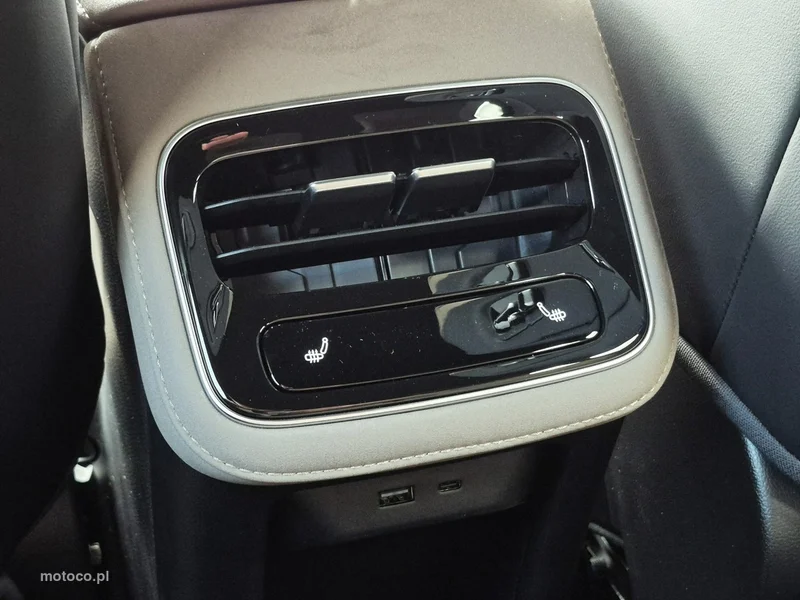 Chery Tiggo 8 28