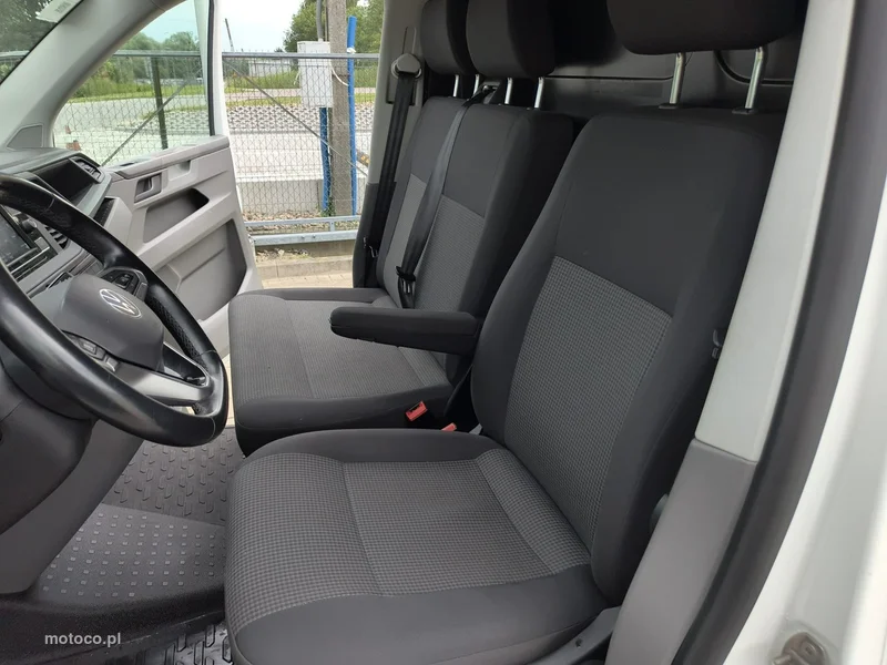 Volkswagen Transporter 9