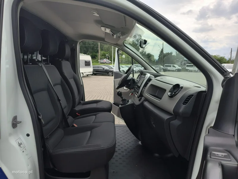 Renault Trafic 13