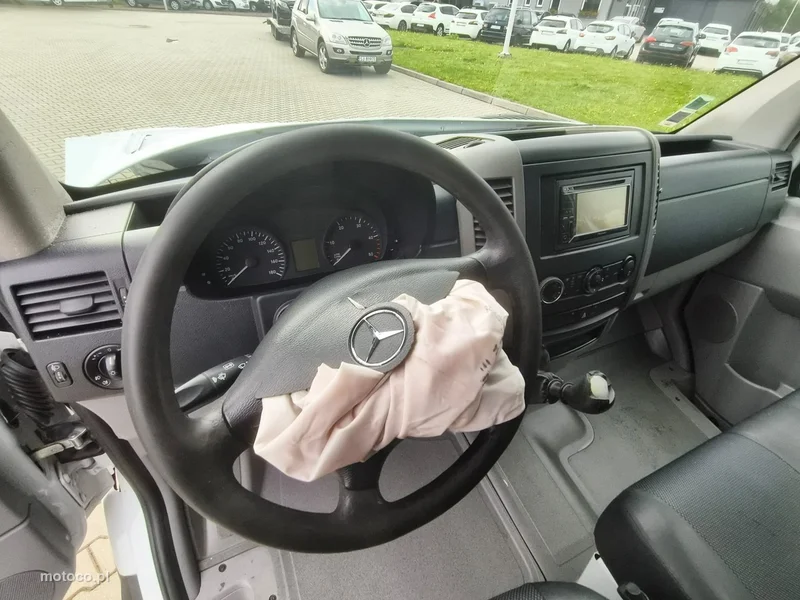 Mercedes-Benz Sprinter 9