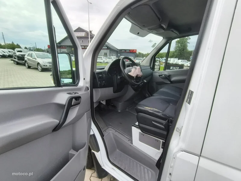 Mercedes-Benz Sprinter 10