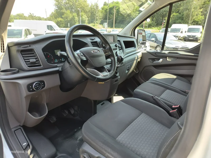 Ford Transit Custom 10
