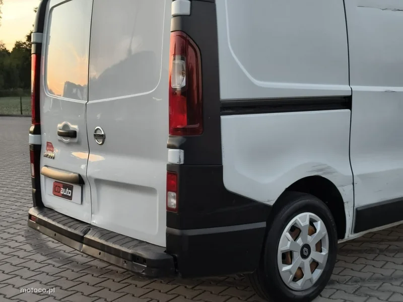 Nissan NV300 16