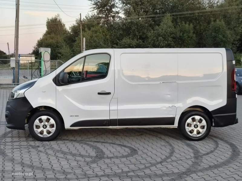 Nissan NV300 4
