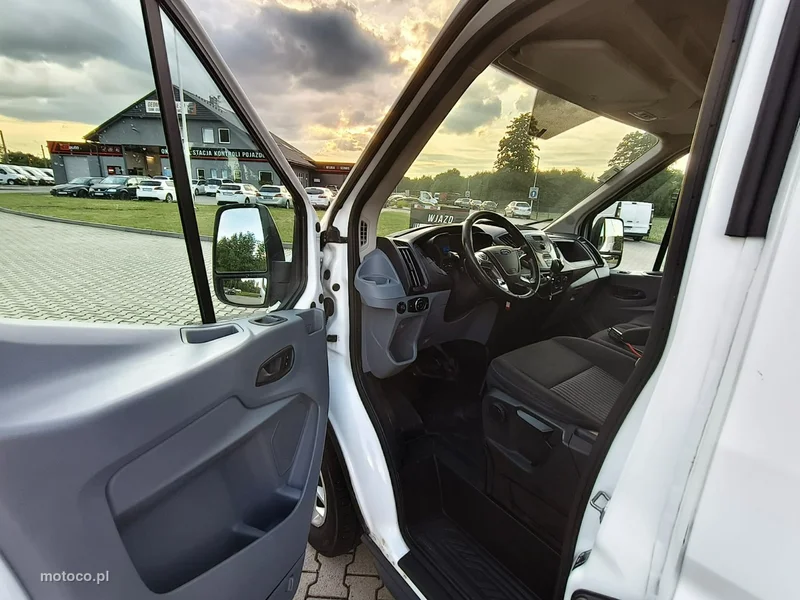 Ford Transit 12