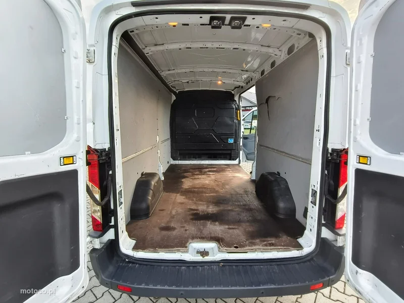 Ford Transit 17