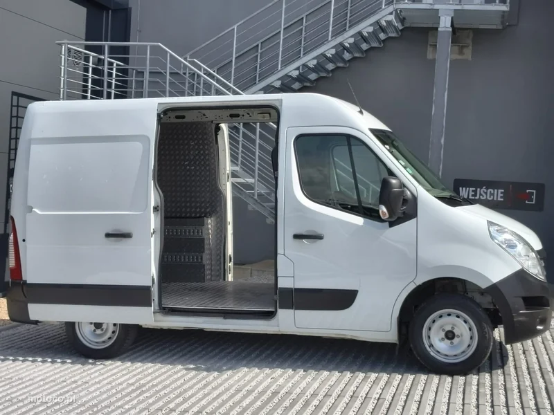 Renault Master 9