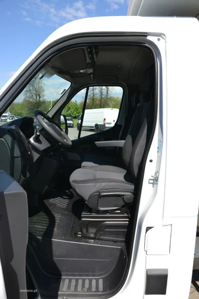 Renault Master 18