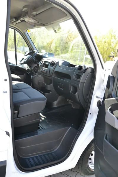 Renault Master 23