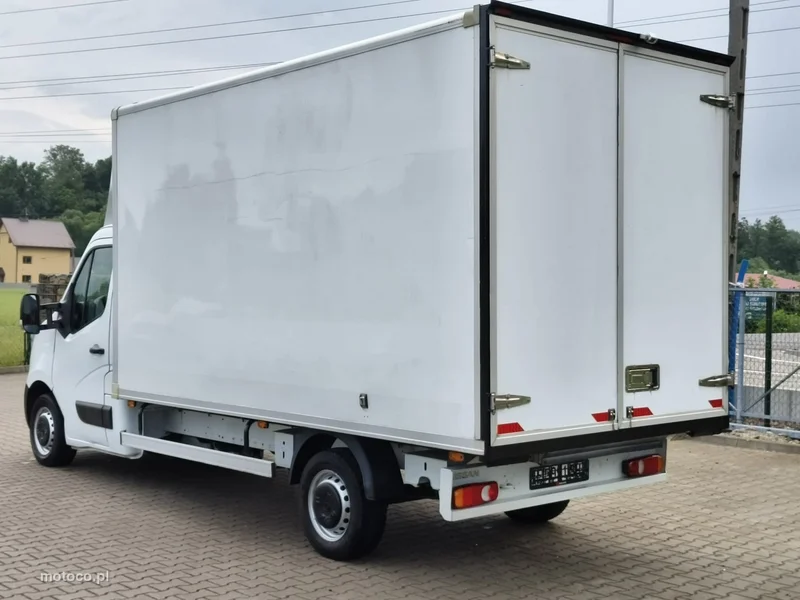 Nissan NV 400 5