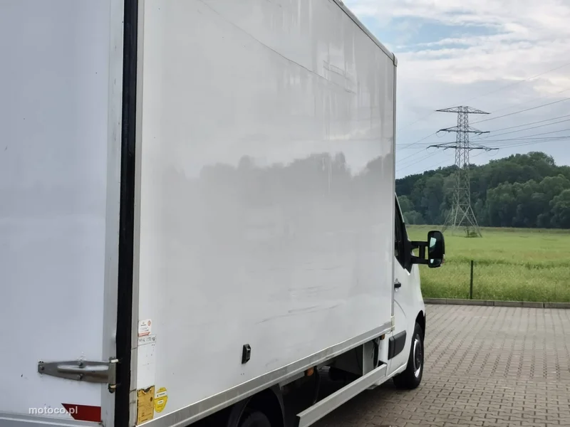 Nissan NV 400 16