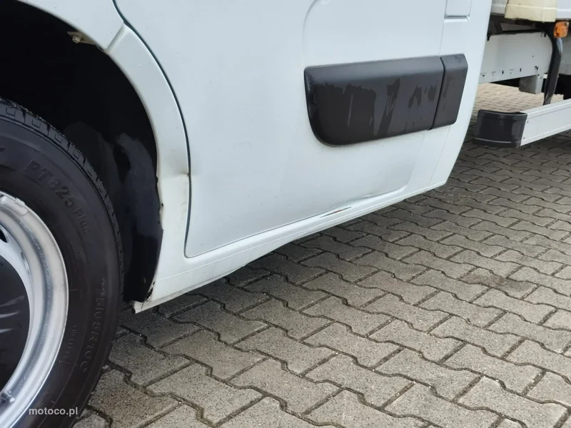 Nissan NV 400 19