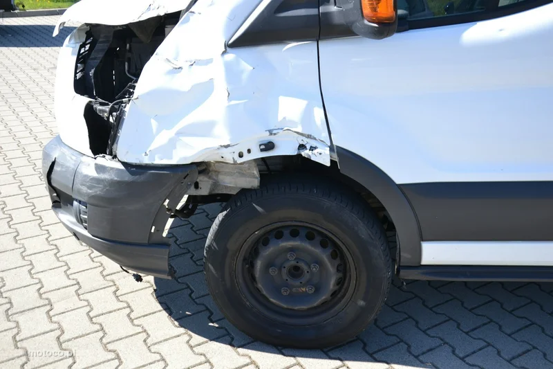 Ford Transit 12
