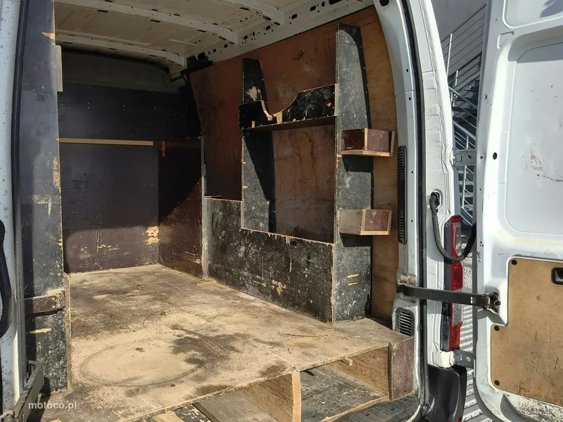 Renault Master 18