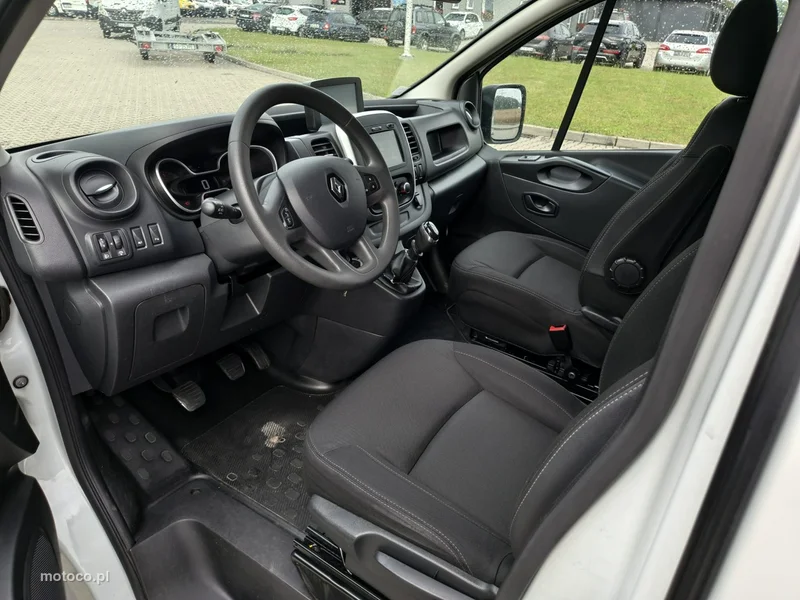 Renault Trafic 10