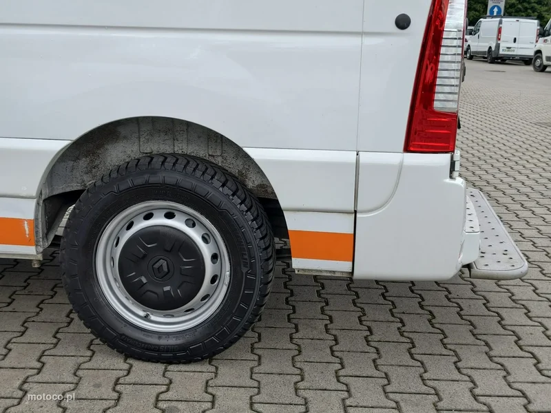Renault Master 28