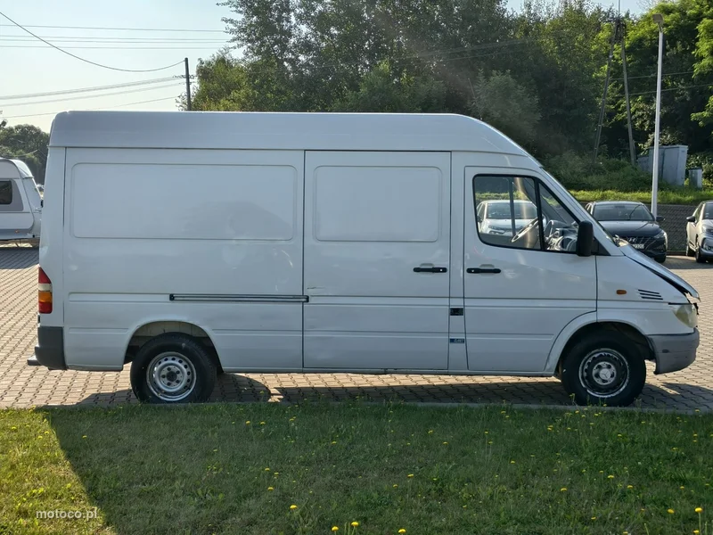 Mercedes-Benz Sprinter 8