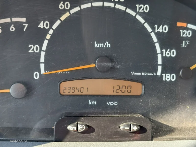 Mercedes-Benz Sprinter 11