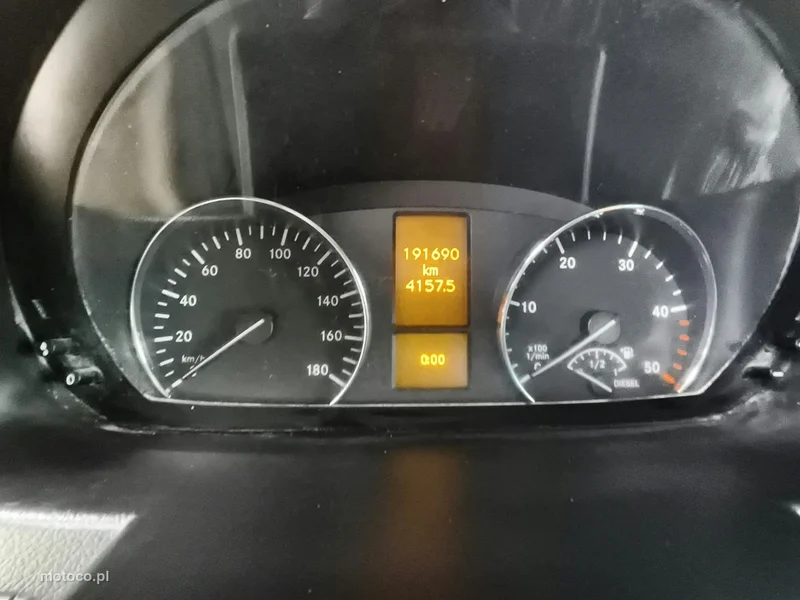 Mercedes-Benz Sprinter 10