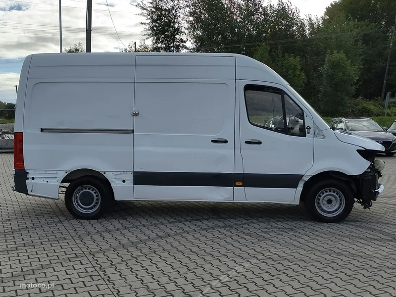 Mercedes-Benz Sprinter 8