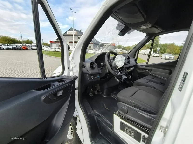 Mercedes-Benz Sprinter 9
