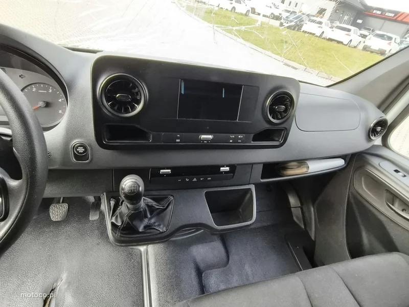 Mercedes-Benz Sprinter 10